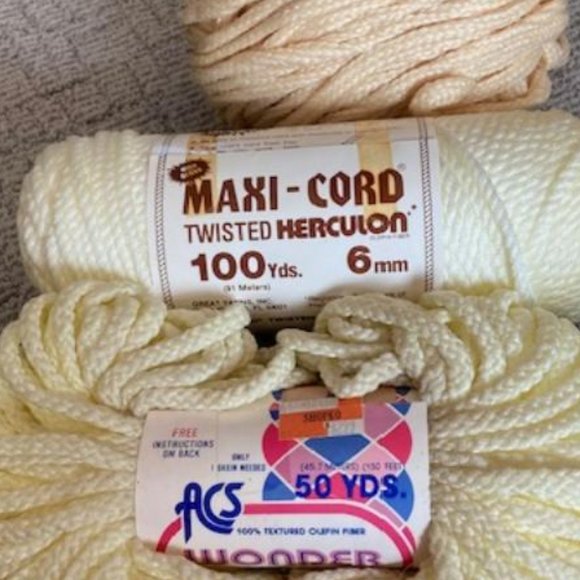 Macramé Cord/Yarn - 3 skeins - assortment of off whites - Picture 5 of 5
